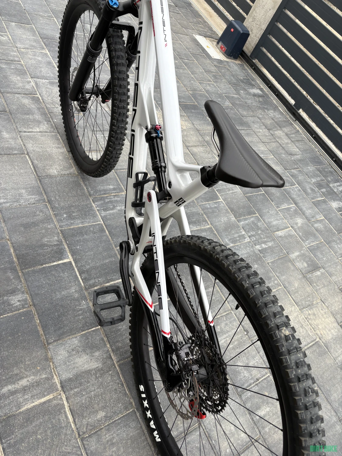7. Bicicletă intense