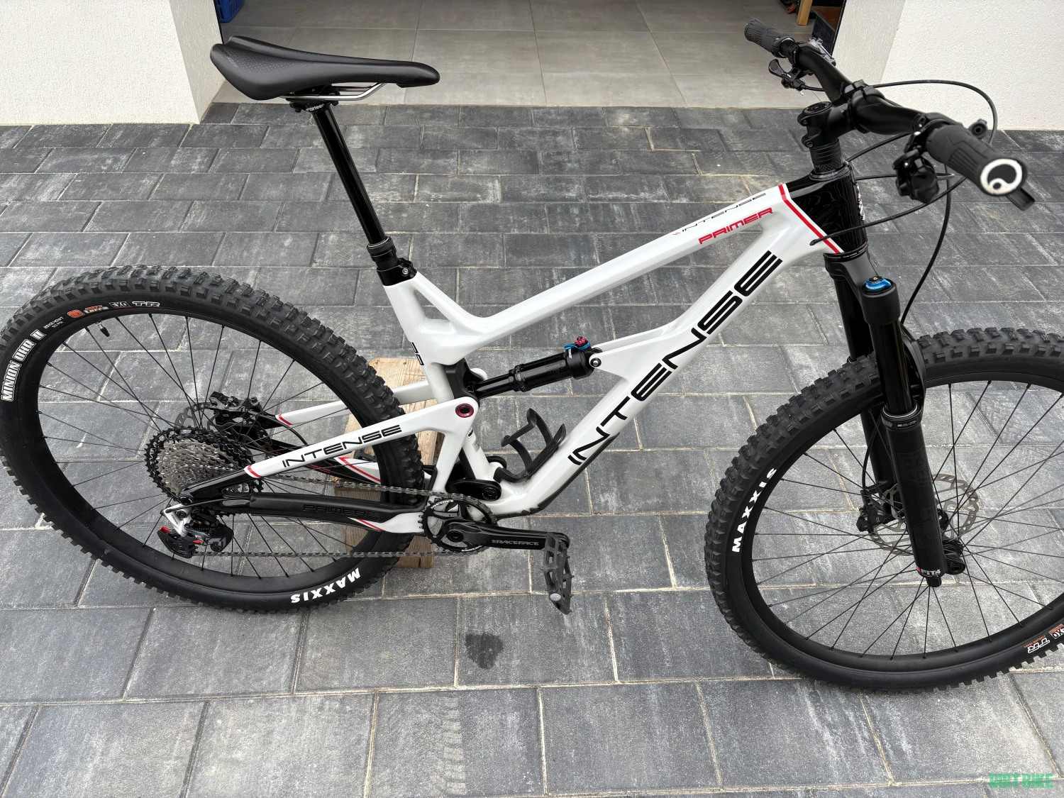 9. Bicicletă intense