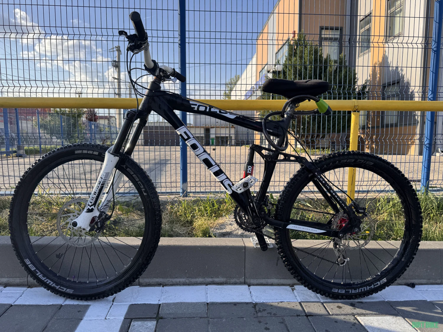 1. Bicicletă Focus Bud extreme full suspension