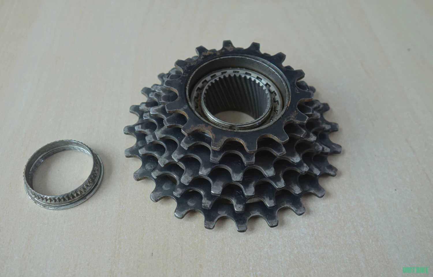 1. Vand pinioane Maillard Helicomatic cu inel / lockring piulita