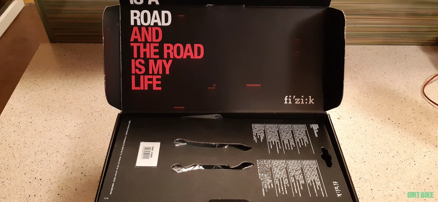 3. Șa Fizik Arione șine carbon