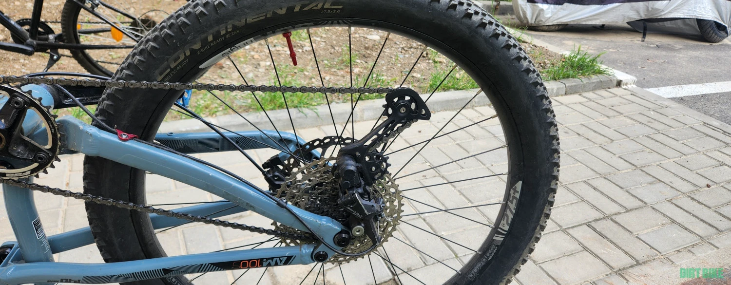 5. Bicicleta full suspension rockrider