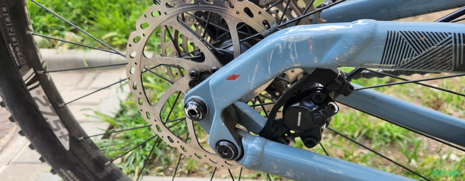2. Bicicleta full suspension rockrider