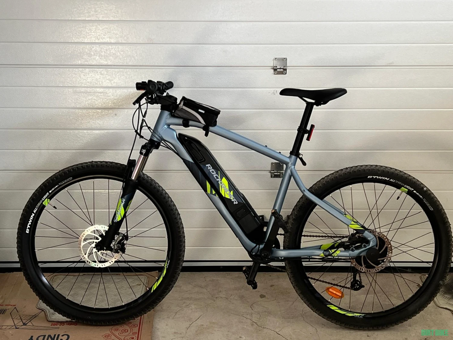 2. Bicicleta electrica 27.5 rockrider