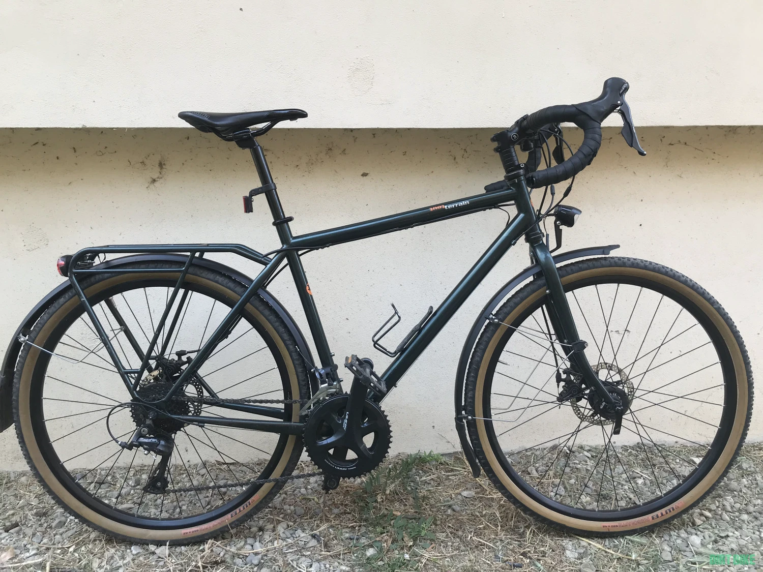 1. Bicicleta touring/trekking Tout Terrain