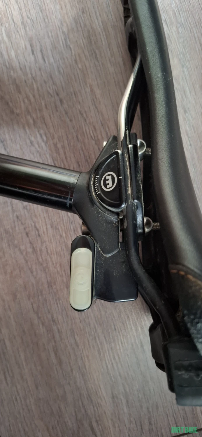 1. Dropper Magura Vyron Elect(wireless)