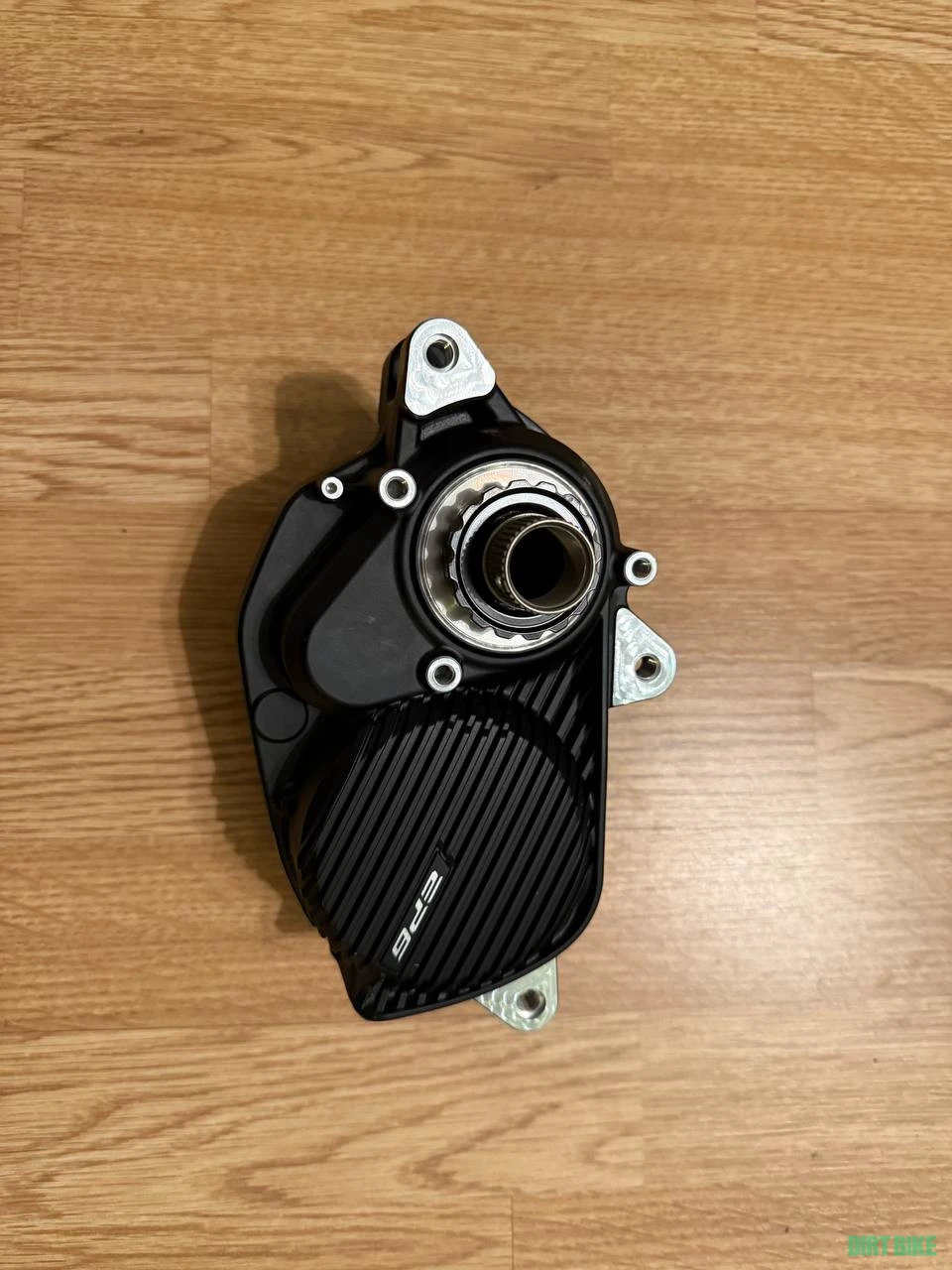 1. Motor Shimano EP6