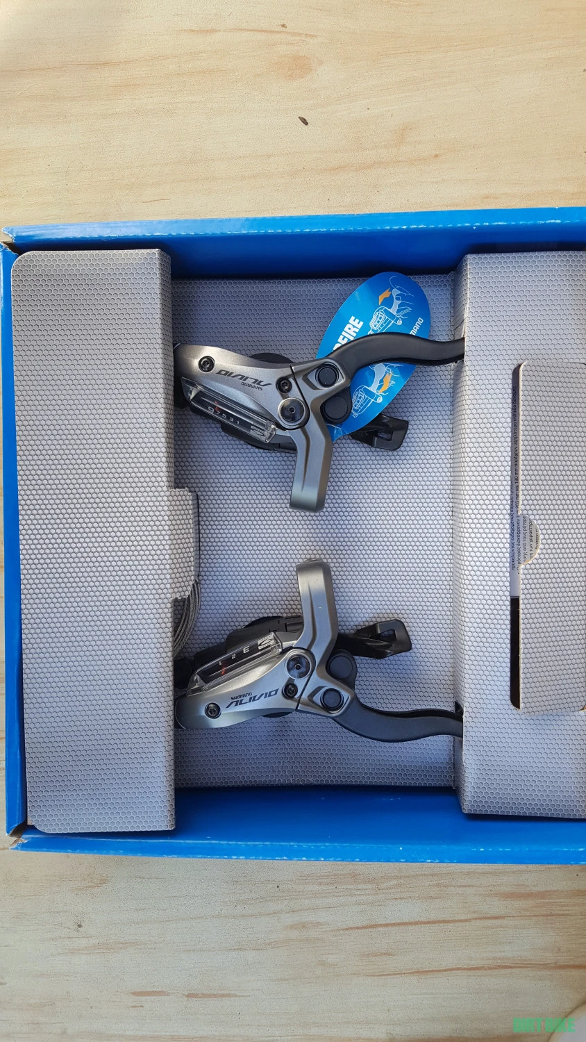 4. Manete / shiftere Shimano Alivio