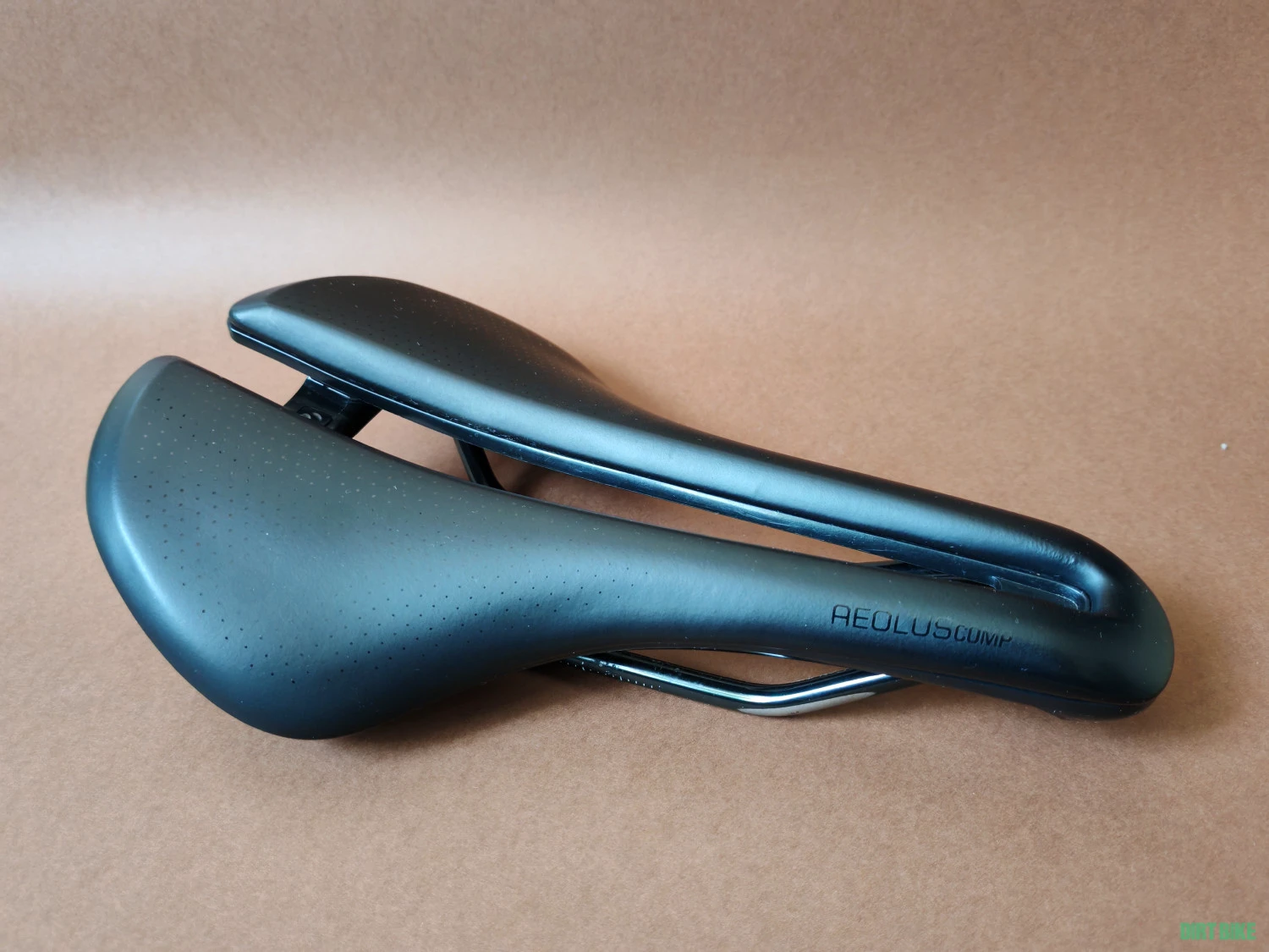 1. Sa Bontrager Aeolus Comp 155 mm latime