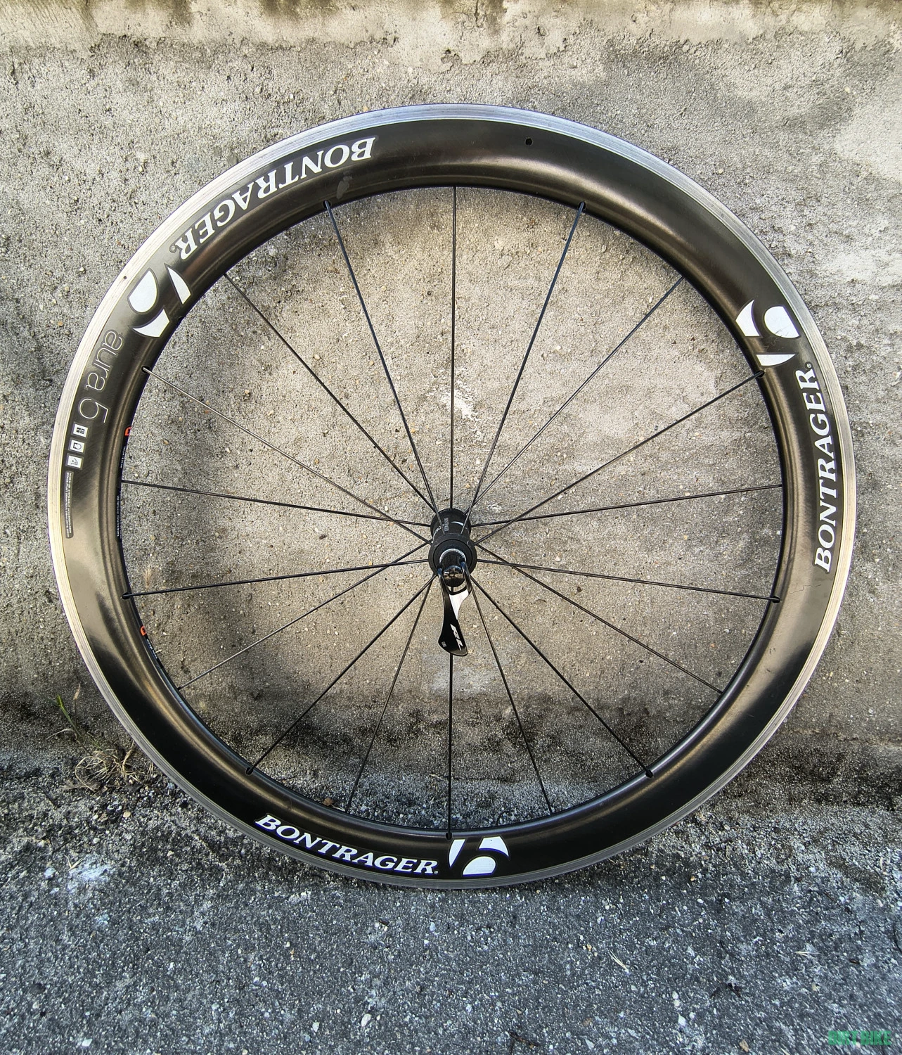 6. Bontrager Aura 5