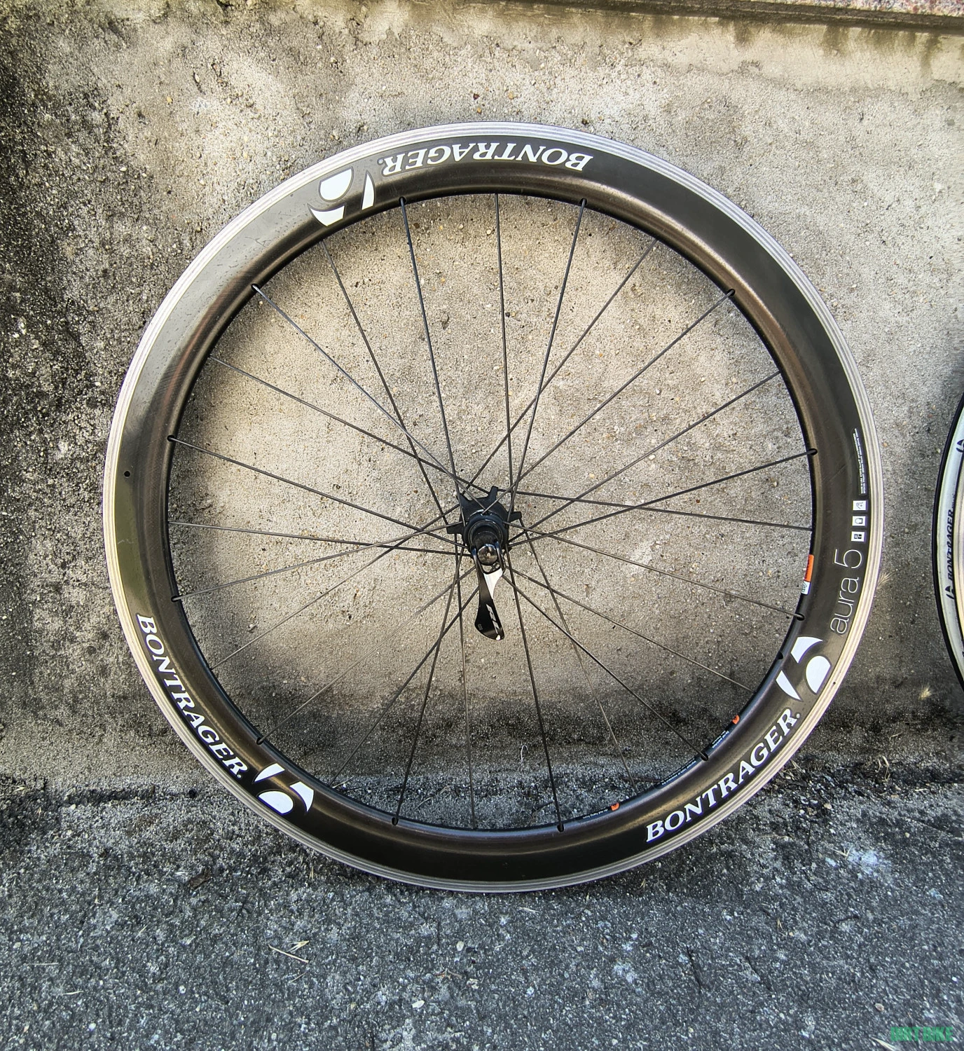 3. Bontrager Aura 5