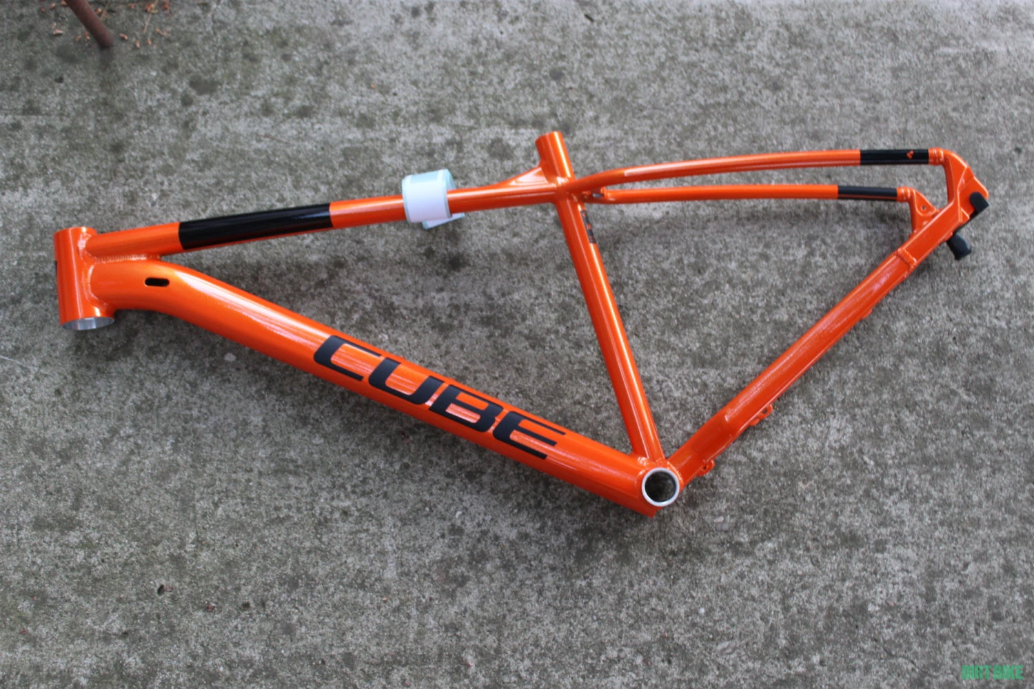 1. Cube Attention 29 inch cadru MTB - Medium 18` + urechiusa