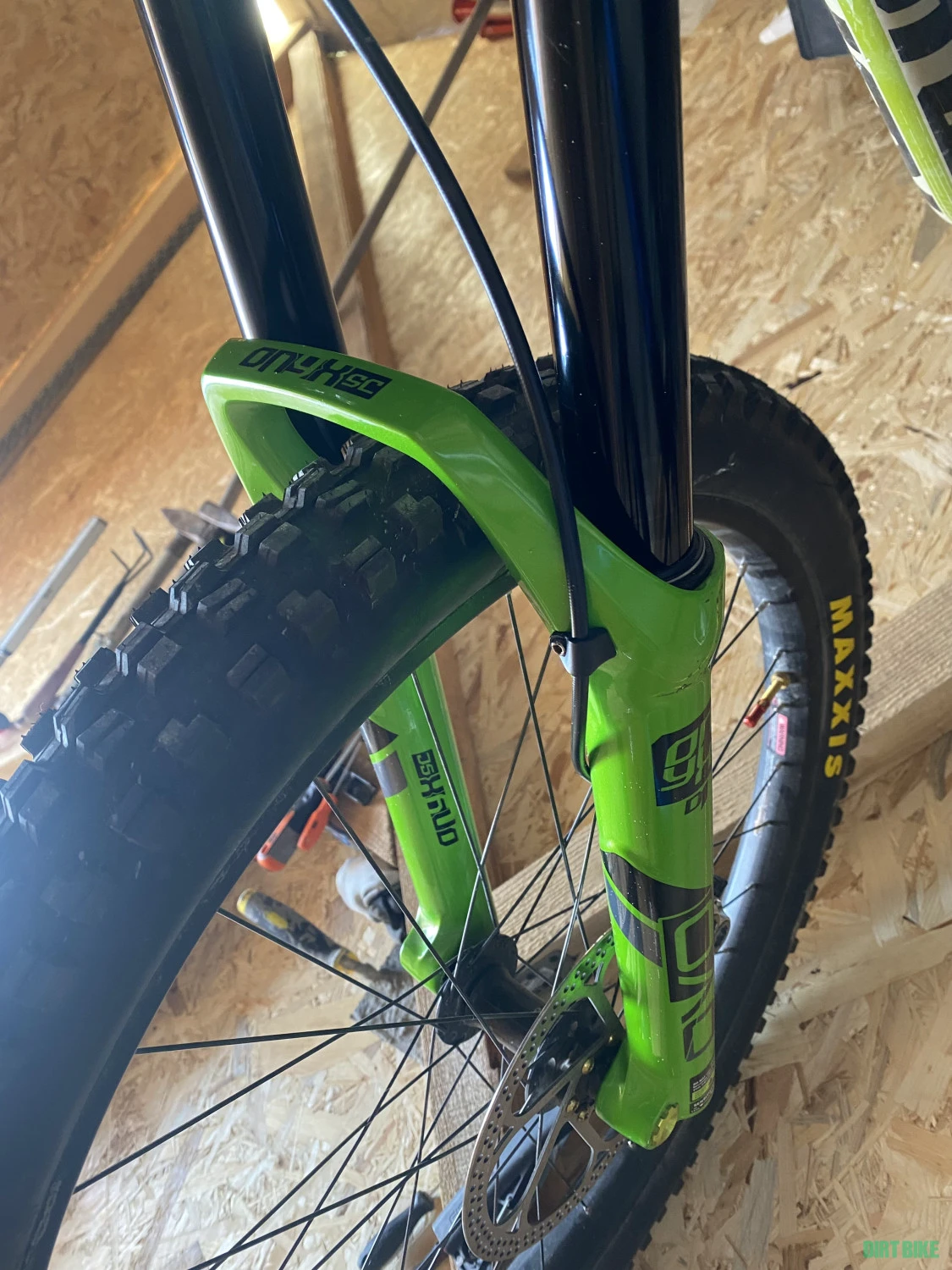 2. Furca DVO onyx sc 170