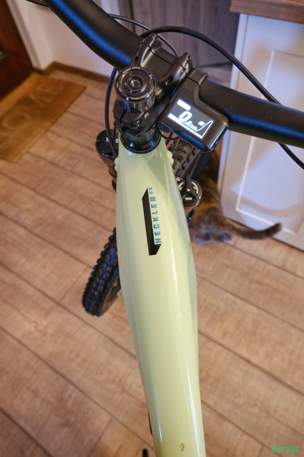1. Santacruz Heckler CC MX 2023 M
