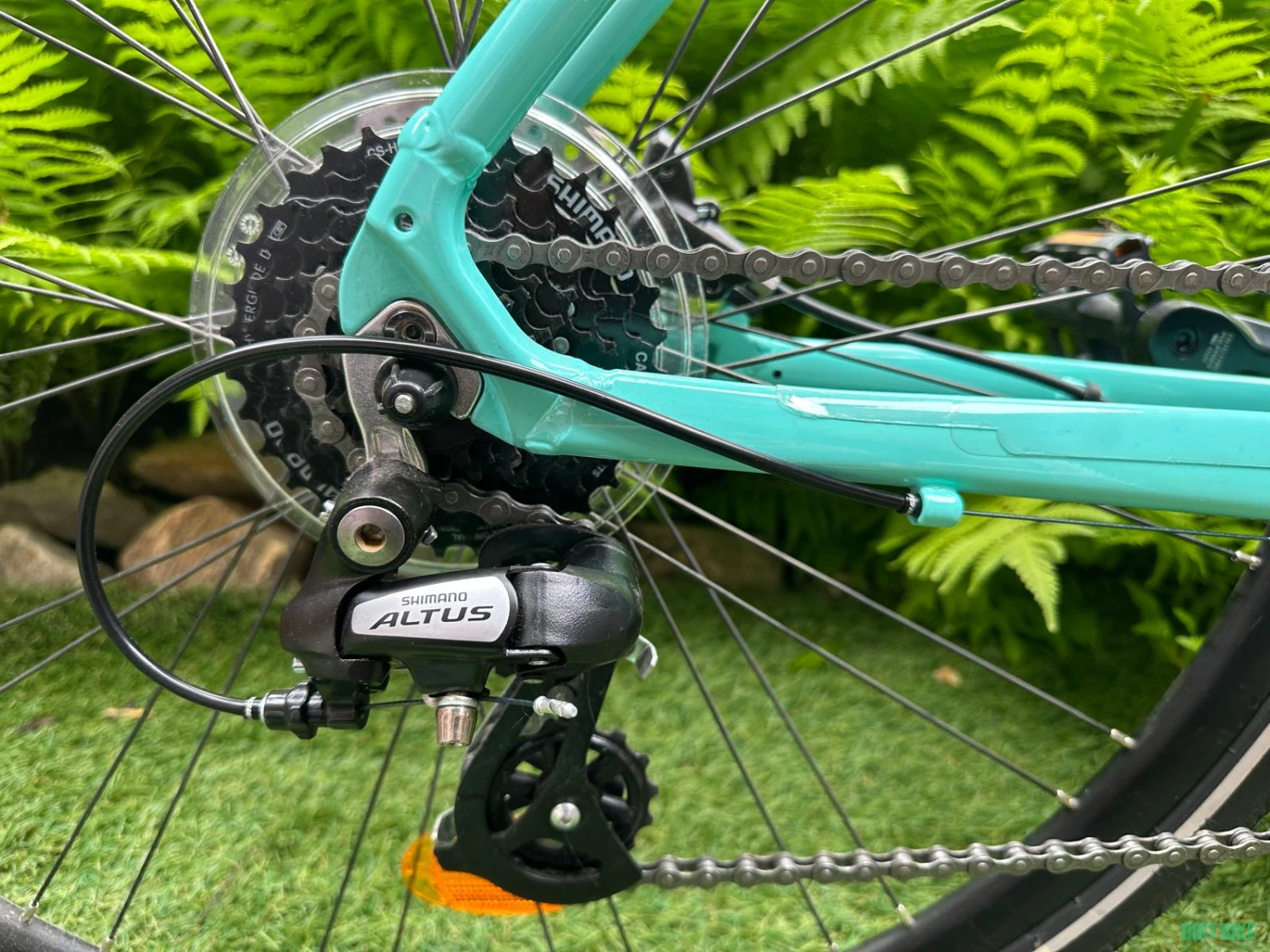 7. BIANCHI C-SPORT 2 Acera – 24sp disk Celeste 2022