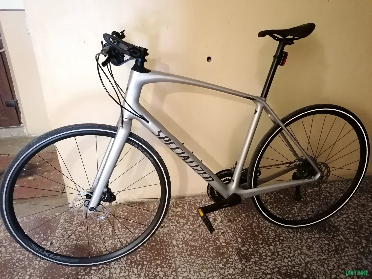 1. Vand Specialized Sirrus 4.0