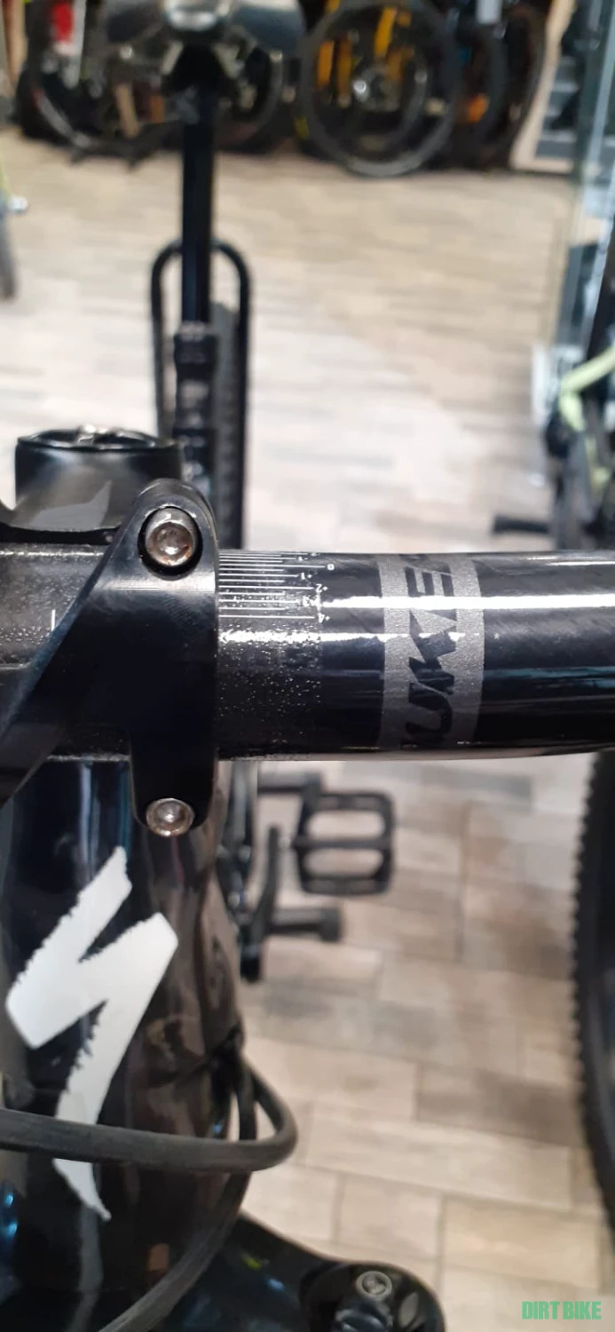 9. Specialized Camber full carbon