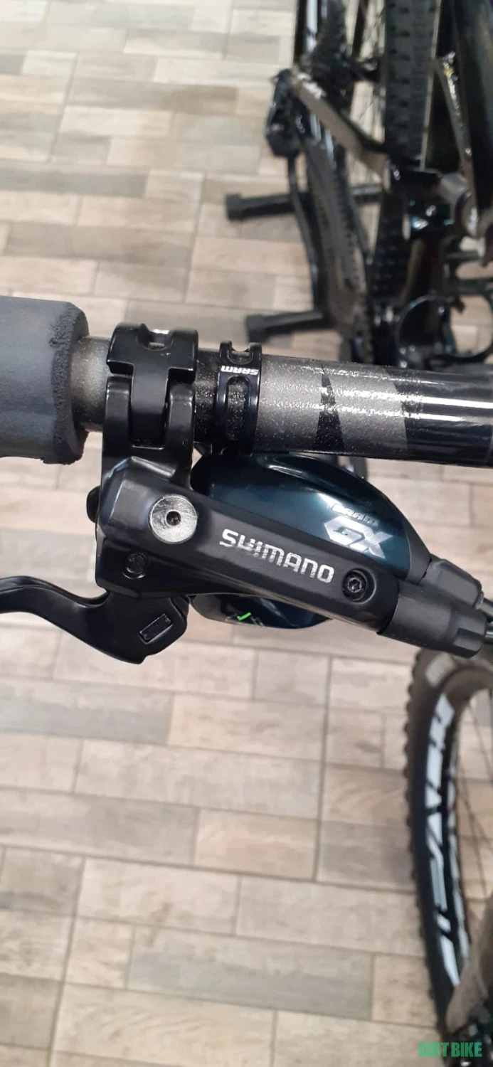 1. Specialized Camber full carbon