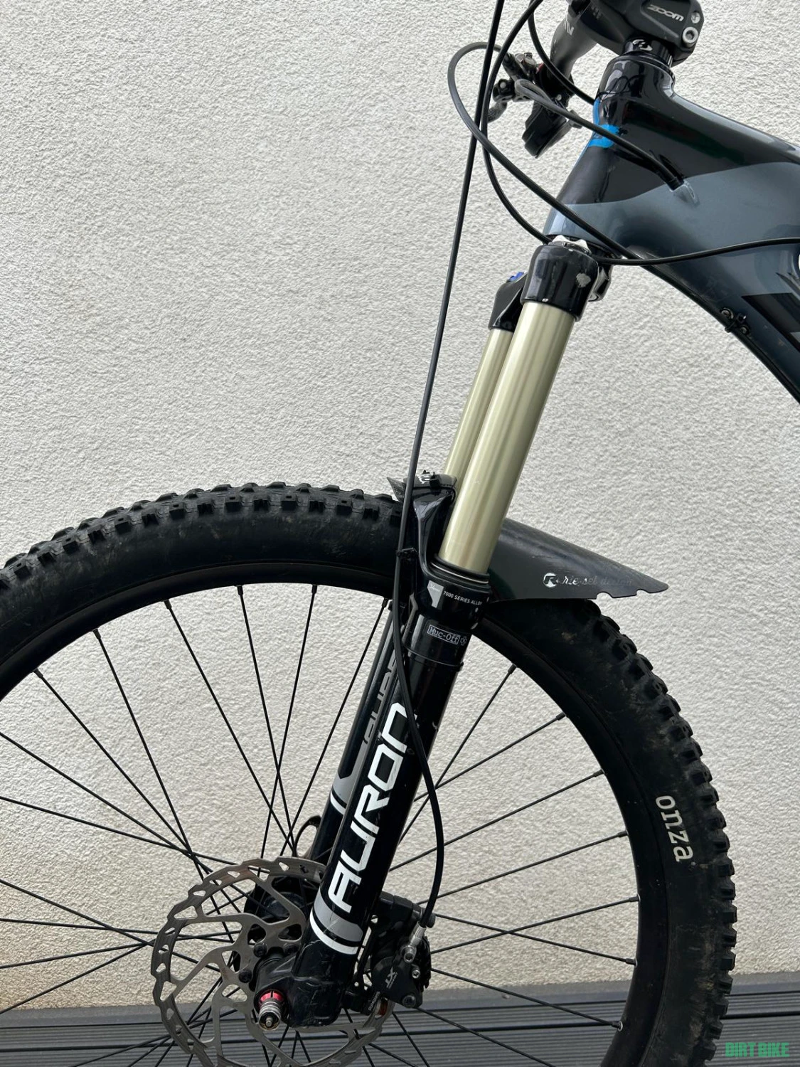 6. Bicicleta BIXS Chamois Carbon