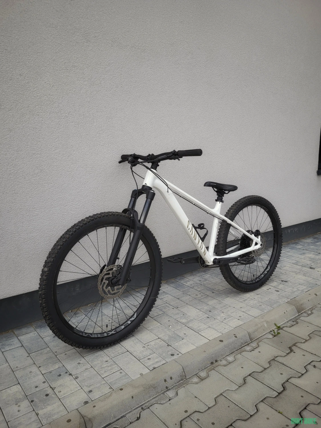 1. Vând Hardtail Canyon Stoic 2 2023 (S)