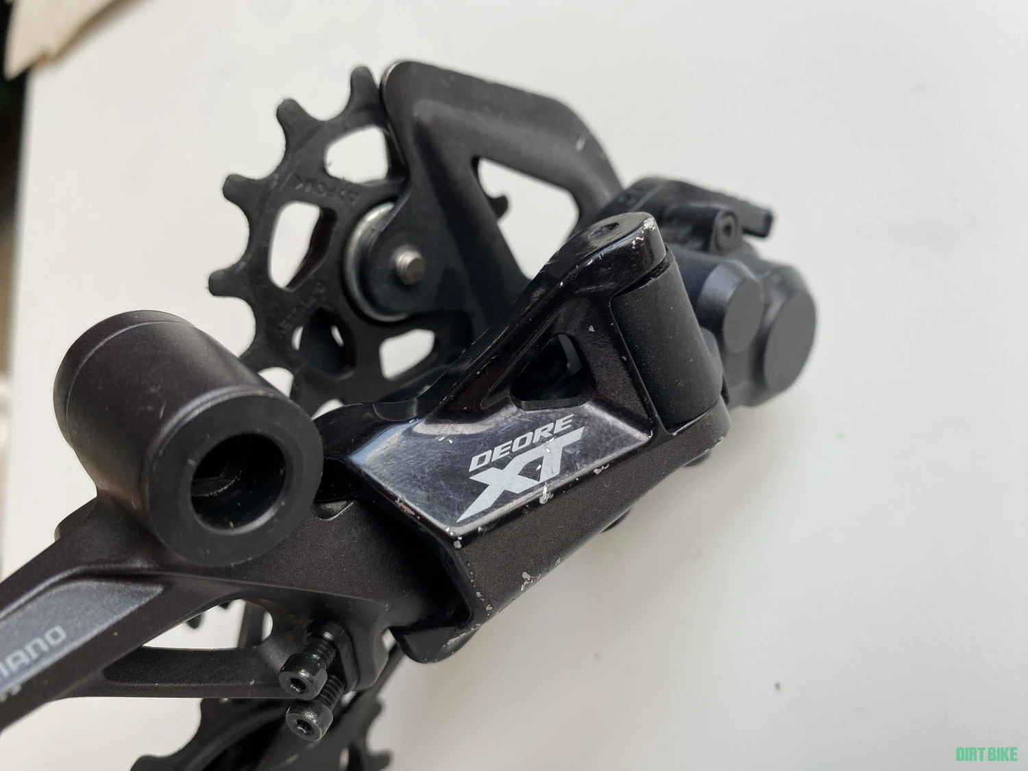 1. Schimbator spate Shimano RD-M8100 12 viteze