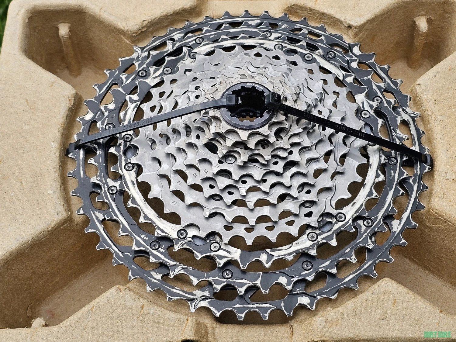 1. Pinioane Shimano XTR CS-M9101 12V 10-51