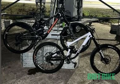 3. Cadru custom facut din chromolly white stallion + cadru de two 15 aceasta abicla este un prototip adica este 1:1