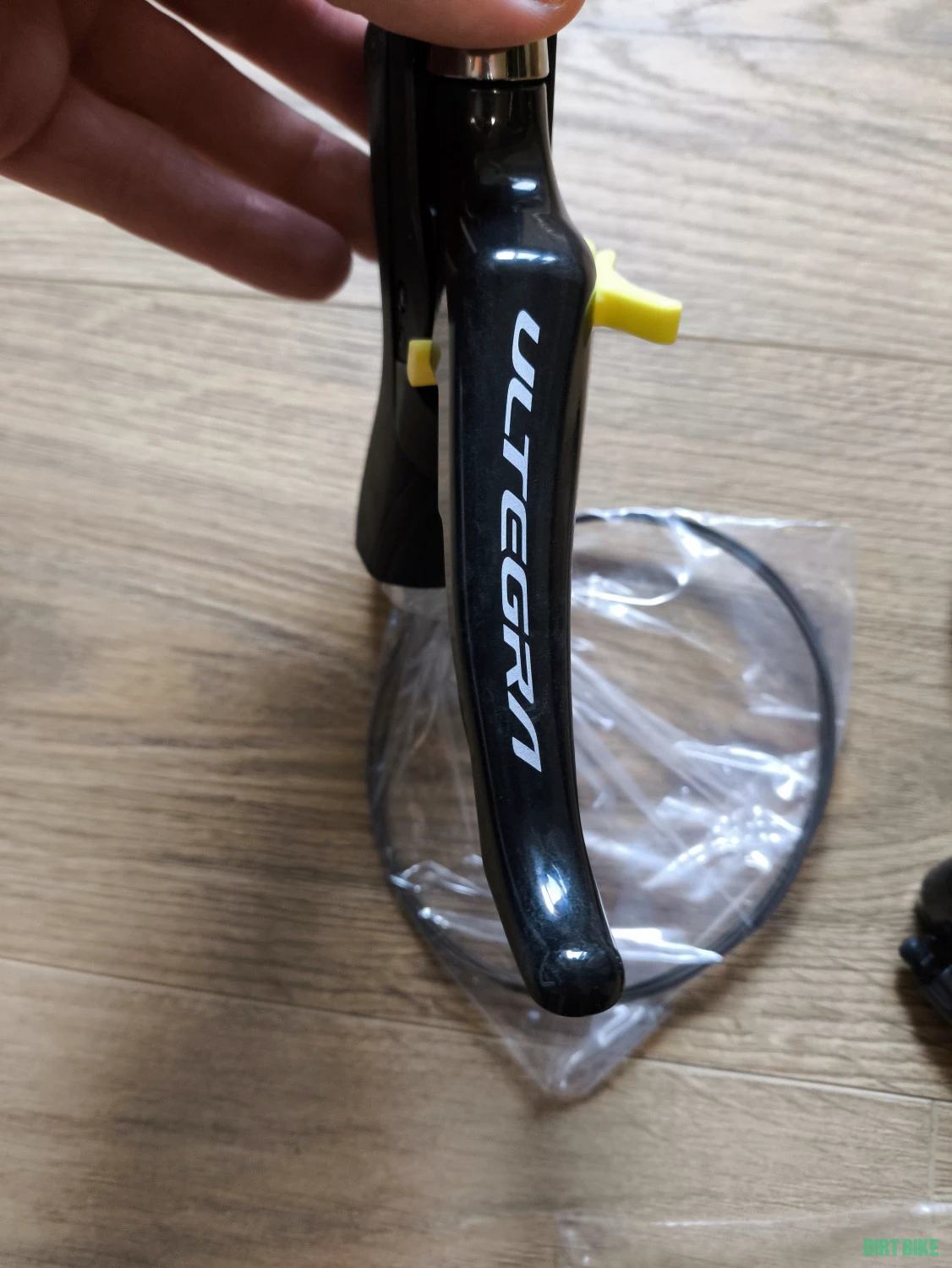 3. Frana spate ergopower hidraulica Shimano Ultegra ST-R8020 + BR-R8070