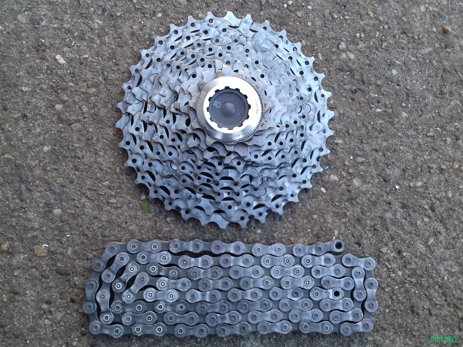 5. Set caseta pinioane - lant Shimano Deore XT