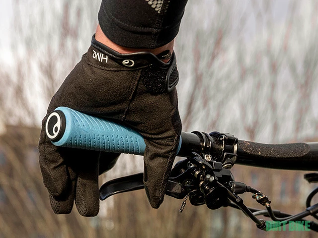4. Mansoane MTB - Ergon GXR Team Laser Blue + Laser Red - diametru 30mm - NOI !!
