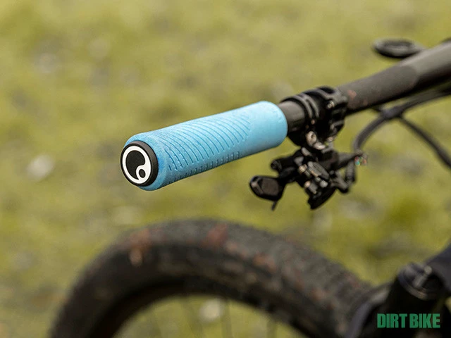 6. Mansoane MTB - Ergon GXR Team Laser Blue + Laser Red - diametru 30mm - NOI !!