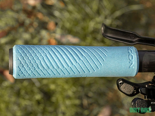5. Mansoane MTB - Ergon GXR Team Laser Blue + Laser Red - diametru 30mm - NOI !!