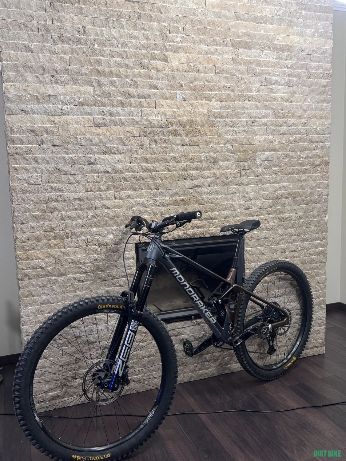 7. MTB Enduro Mondraker Foxy R 2024 – echipare de top – ca nouă