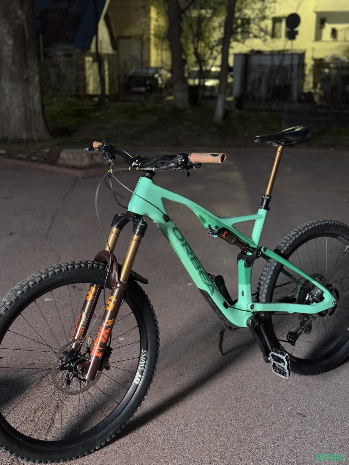 4. Orbea occam am m10 2019 carbon