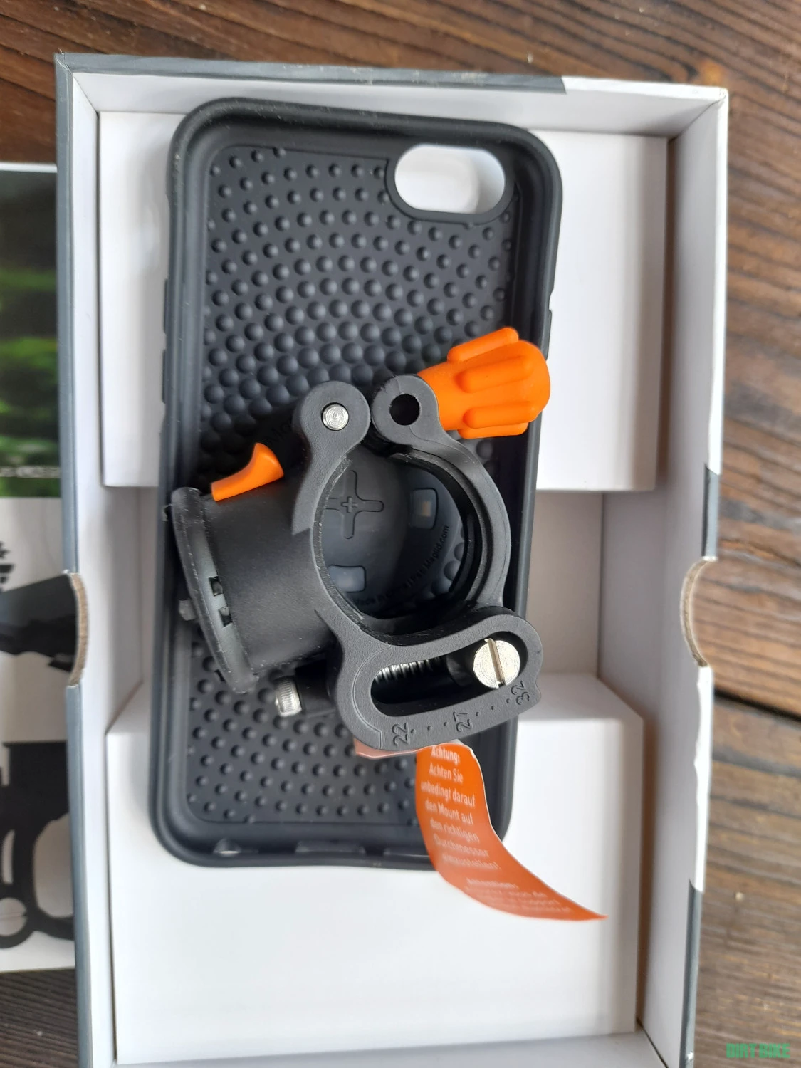 3. Suport telefon tip quadlock
