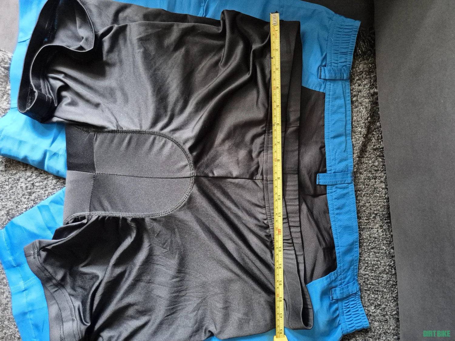 2. Pantaloni scurți MTB Crivit L