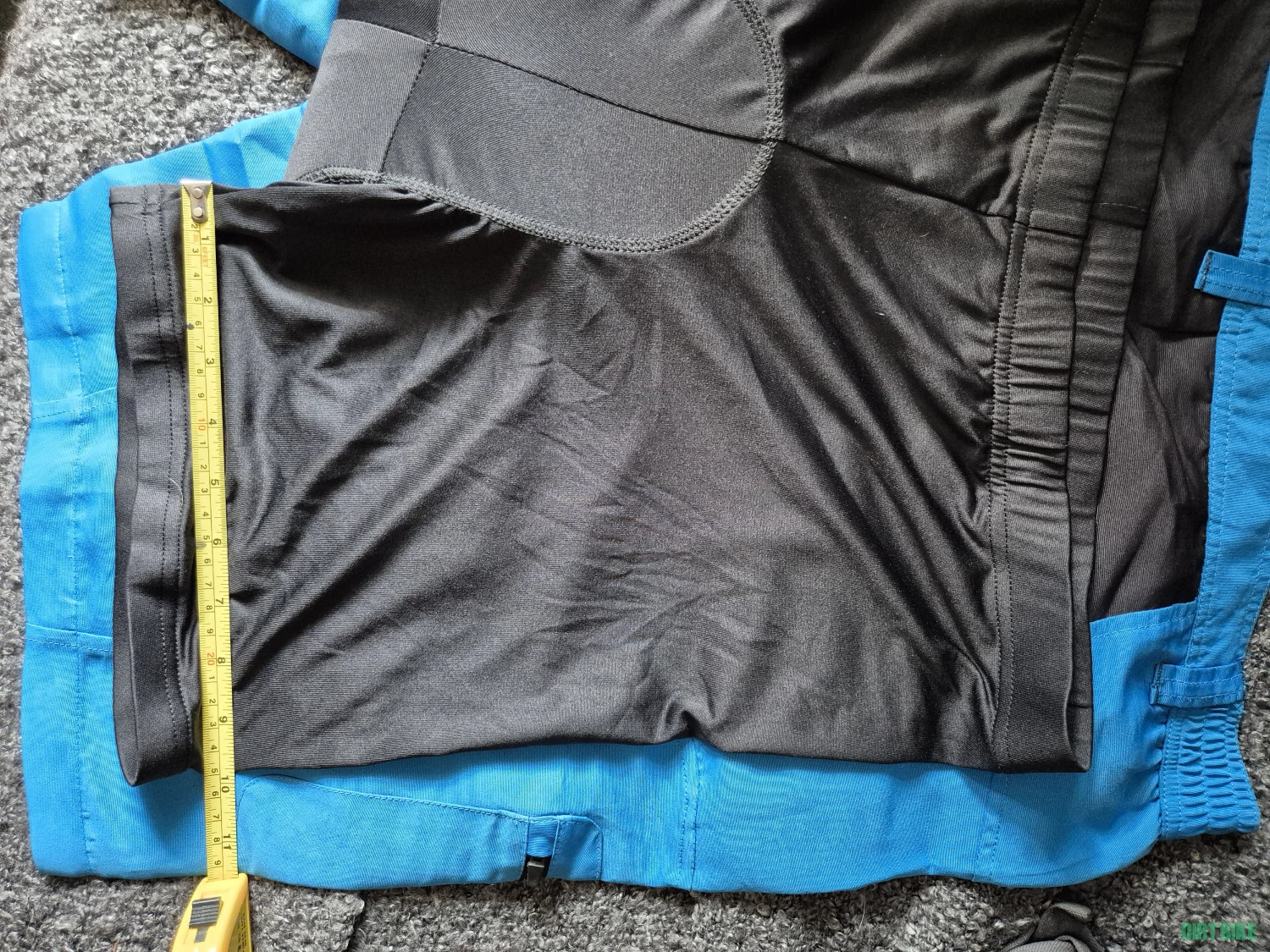 9. Pantaloni scurți MTB Crivit L