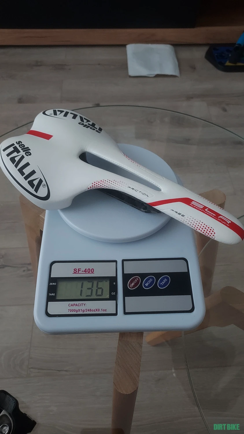 1. Selle italia SLR monolink