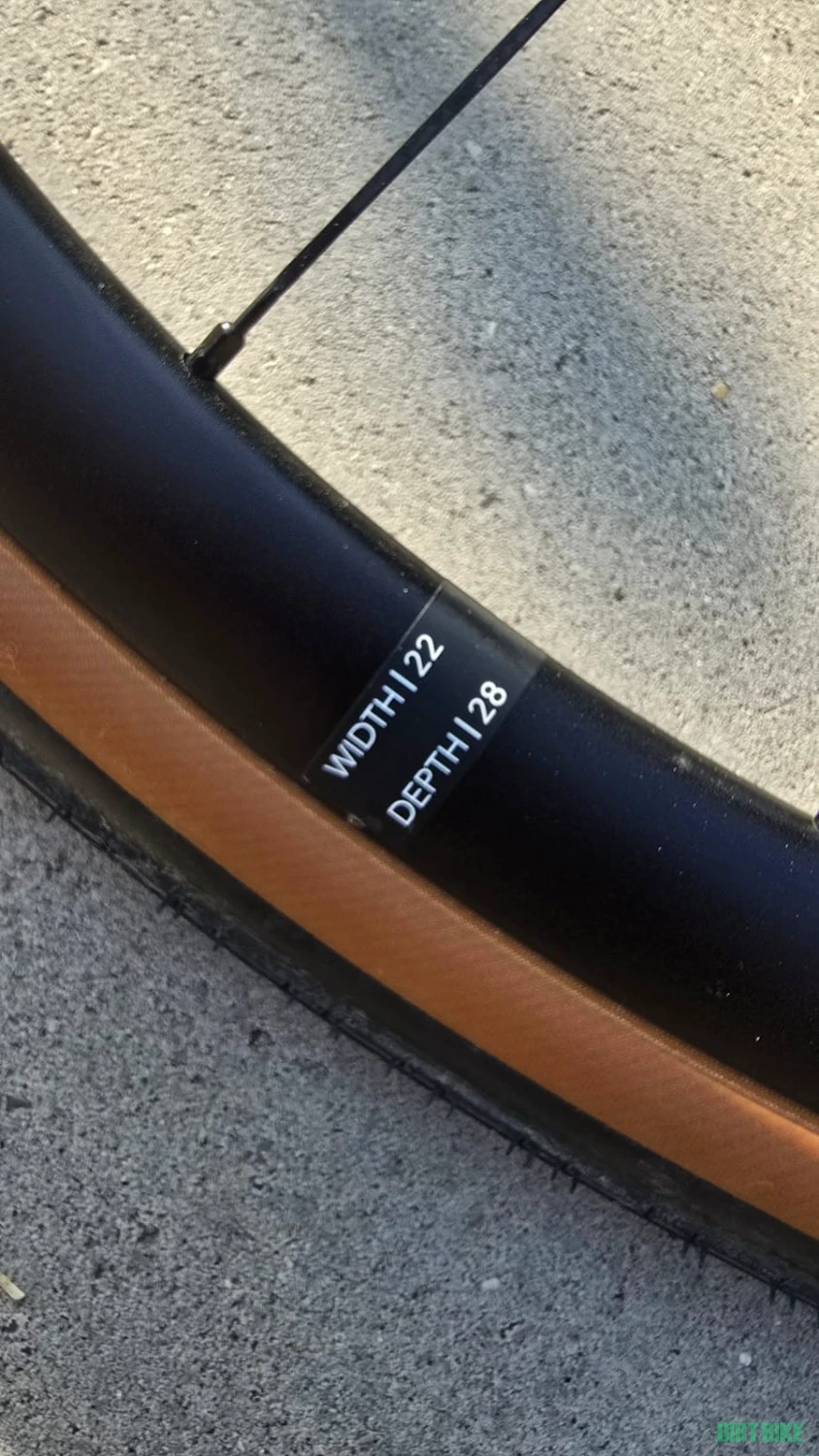 6. Set roti Hunt Aero Lightweight Aluminum 700c