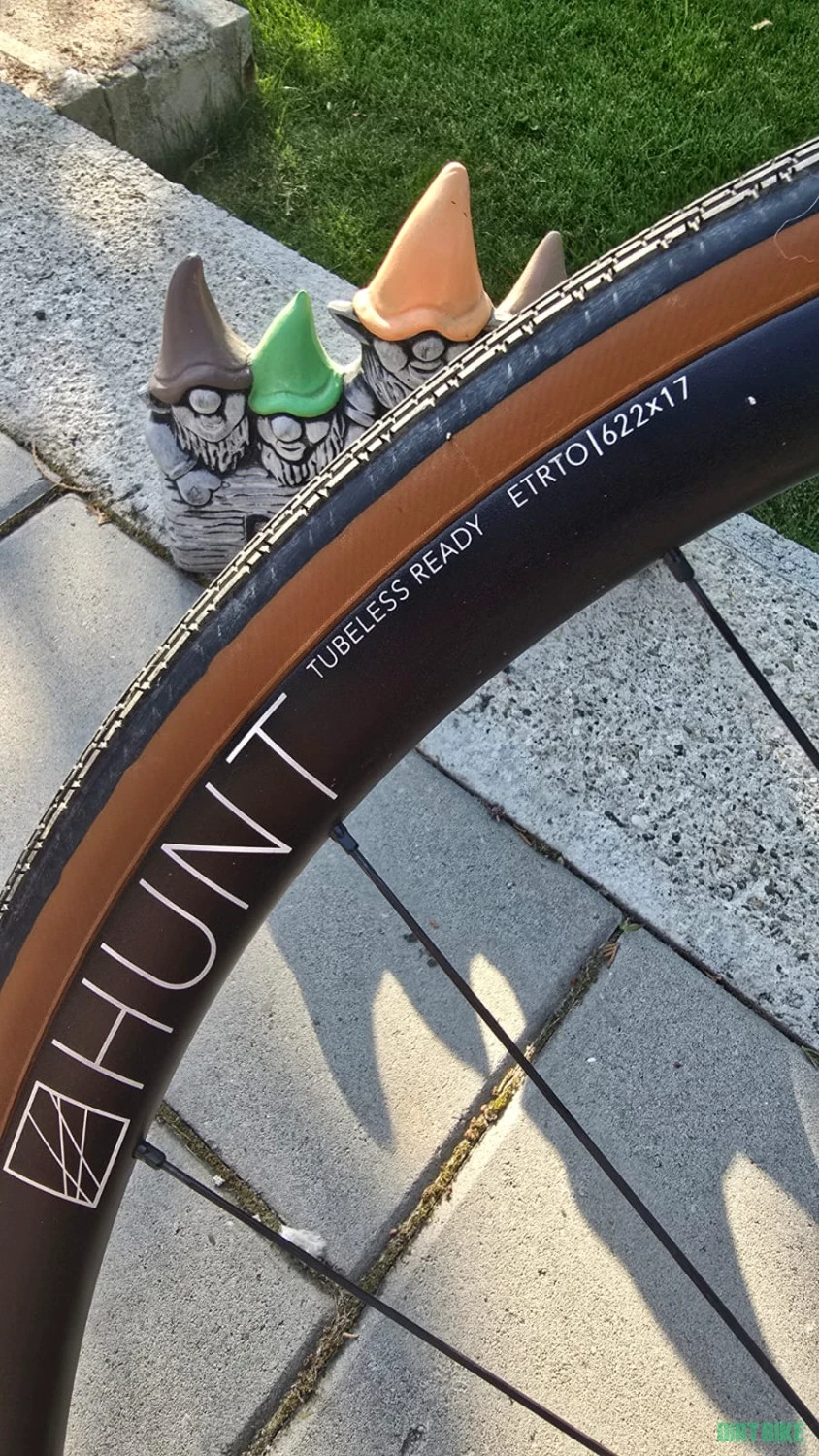 4. Set roti Hunt Aero Lightweight Aluminum 700c