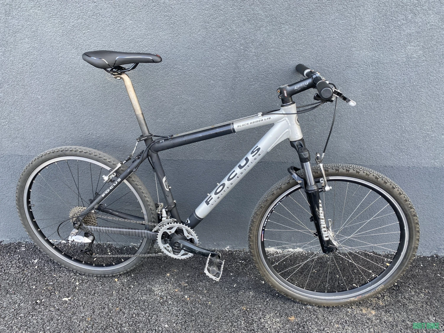 1. Bicicleta MTB 26" Focus LTD