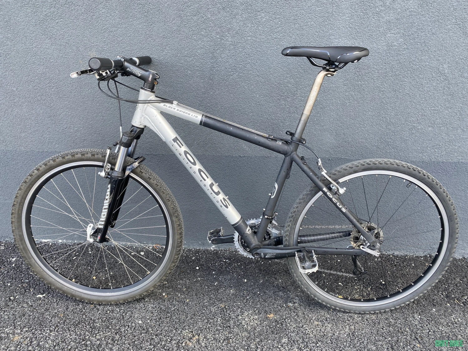 2. Bicicleta MTB 26" Focus LTD