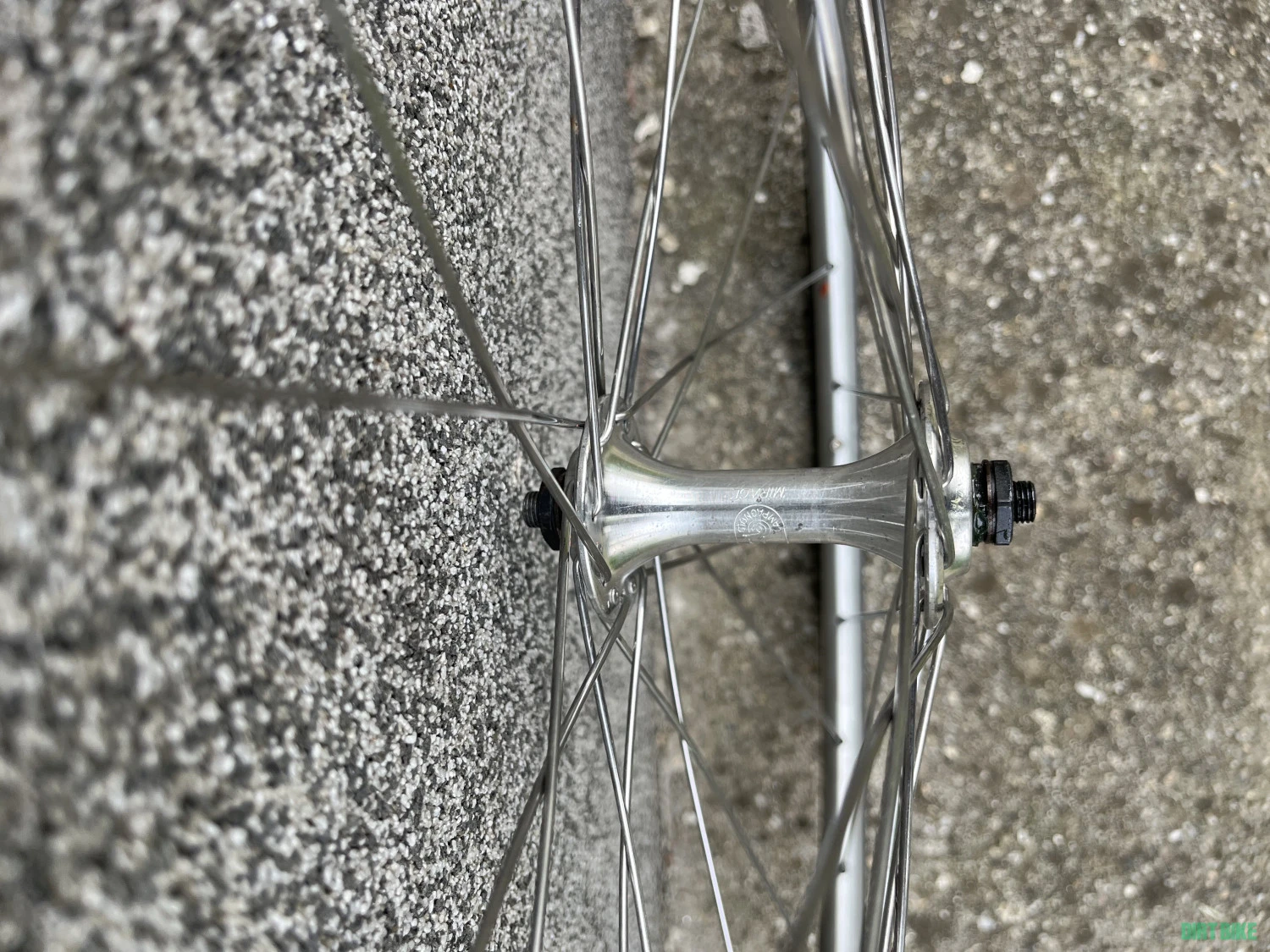 3. Vand roata fata Campagnolo Mavic