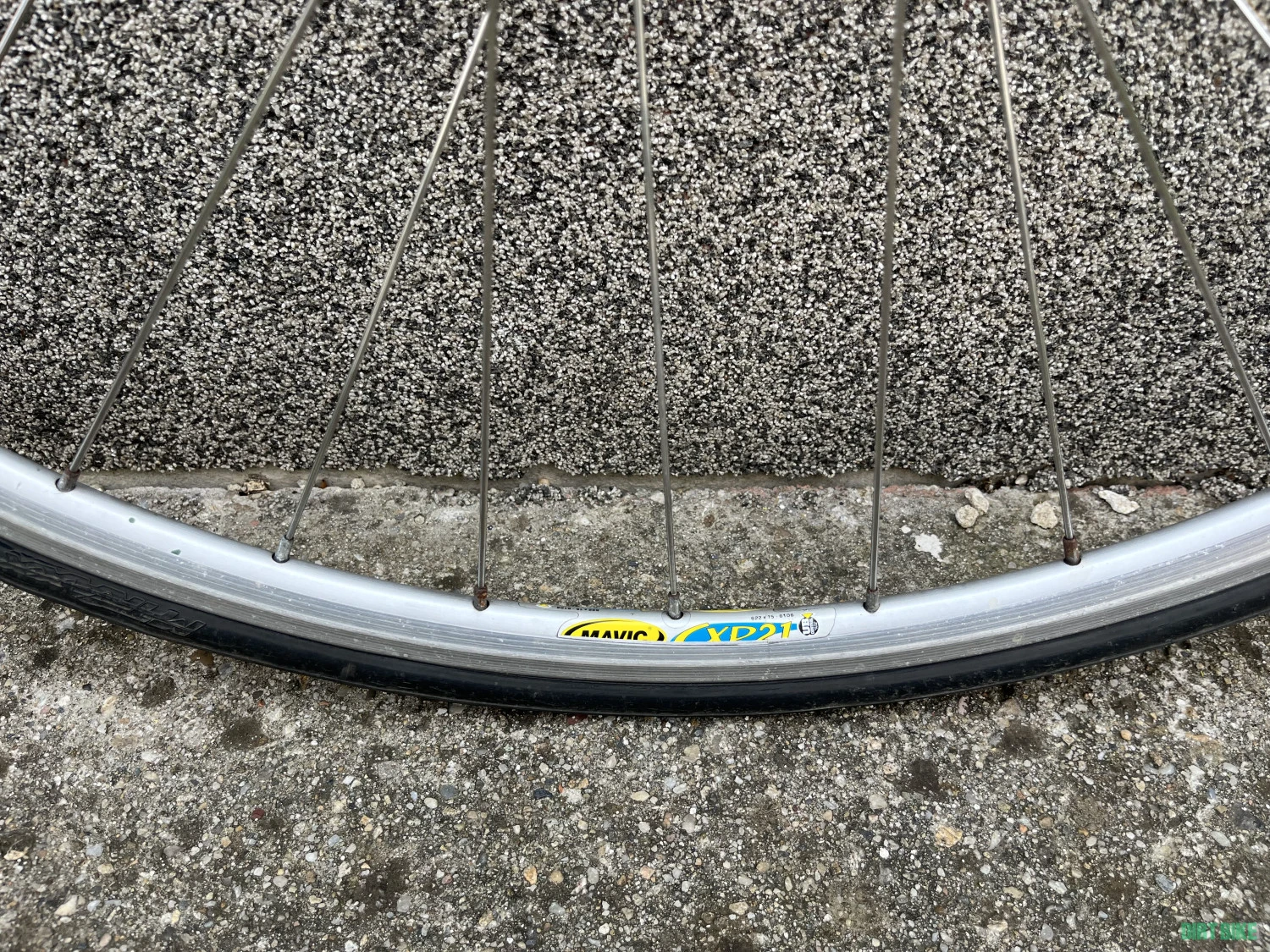 2. Vand roata fata Campagnolo Mavic