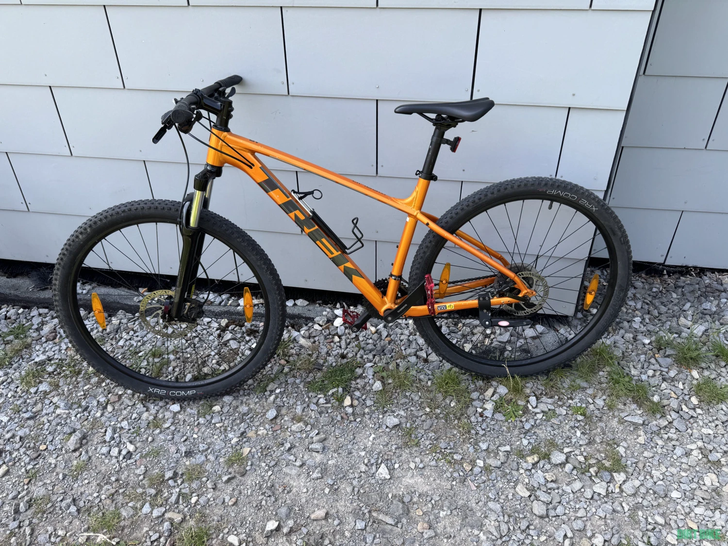 1. Bicicleta MTB Trek Marlin 5