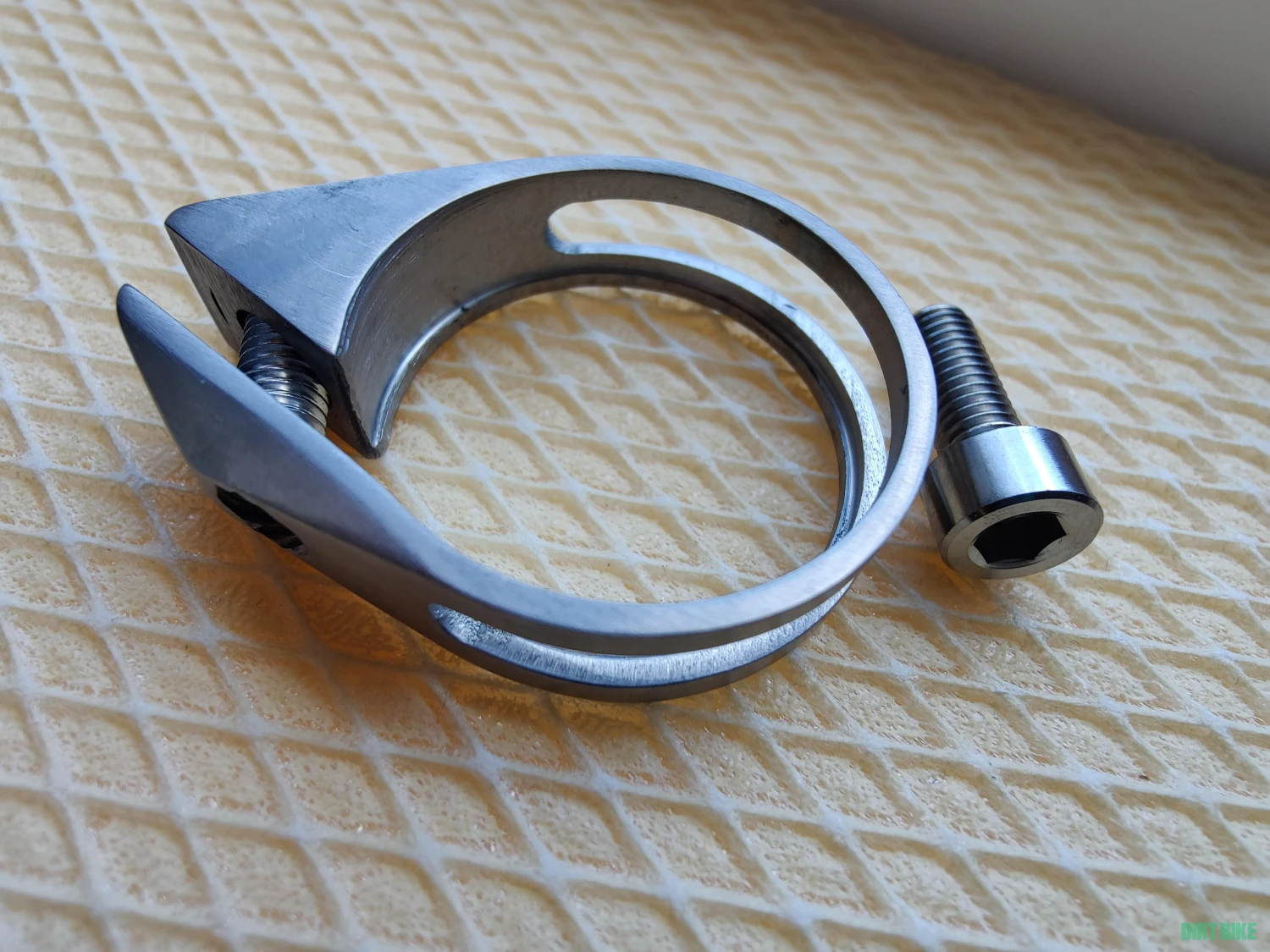 4. Colier tija sea din Titanium Alloy Gr5