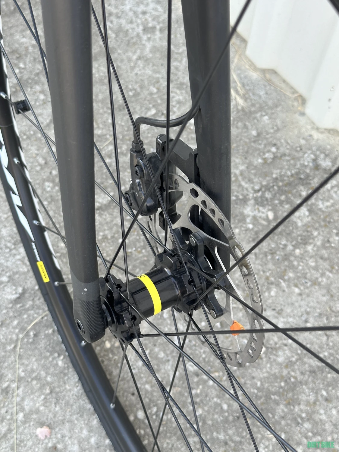 5. Cube Agree C:62 carbon – custom build 1x11, ghidon flat, mărimea 60