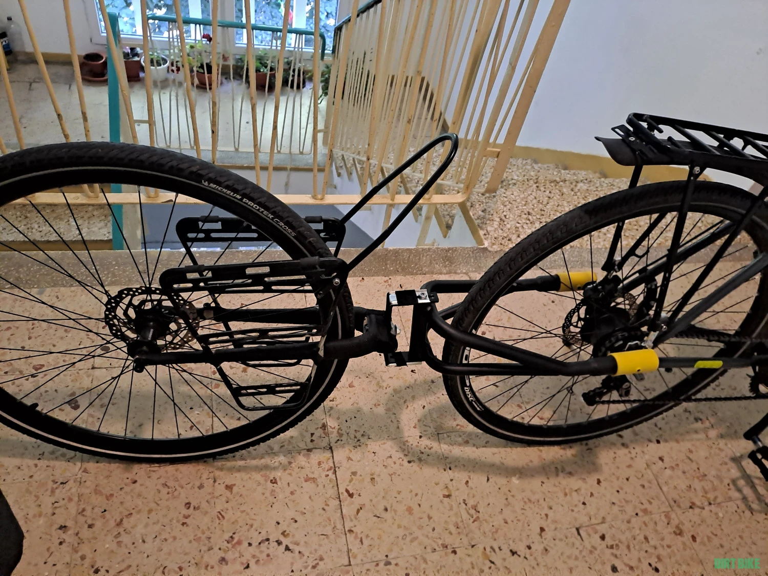12. Vând remorcă gen Follow ME făcută custom