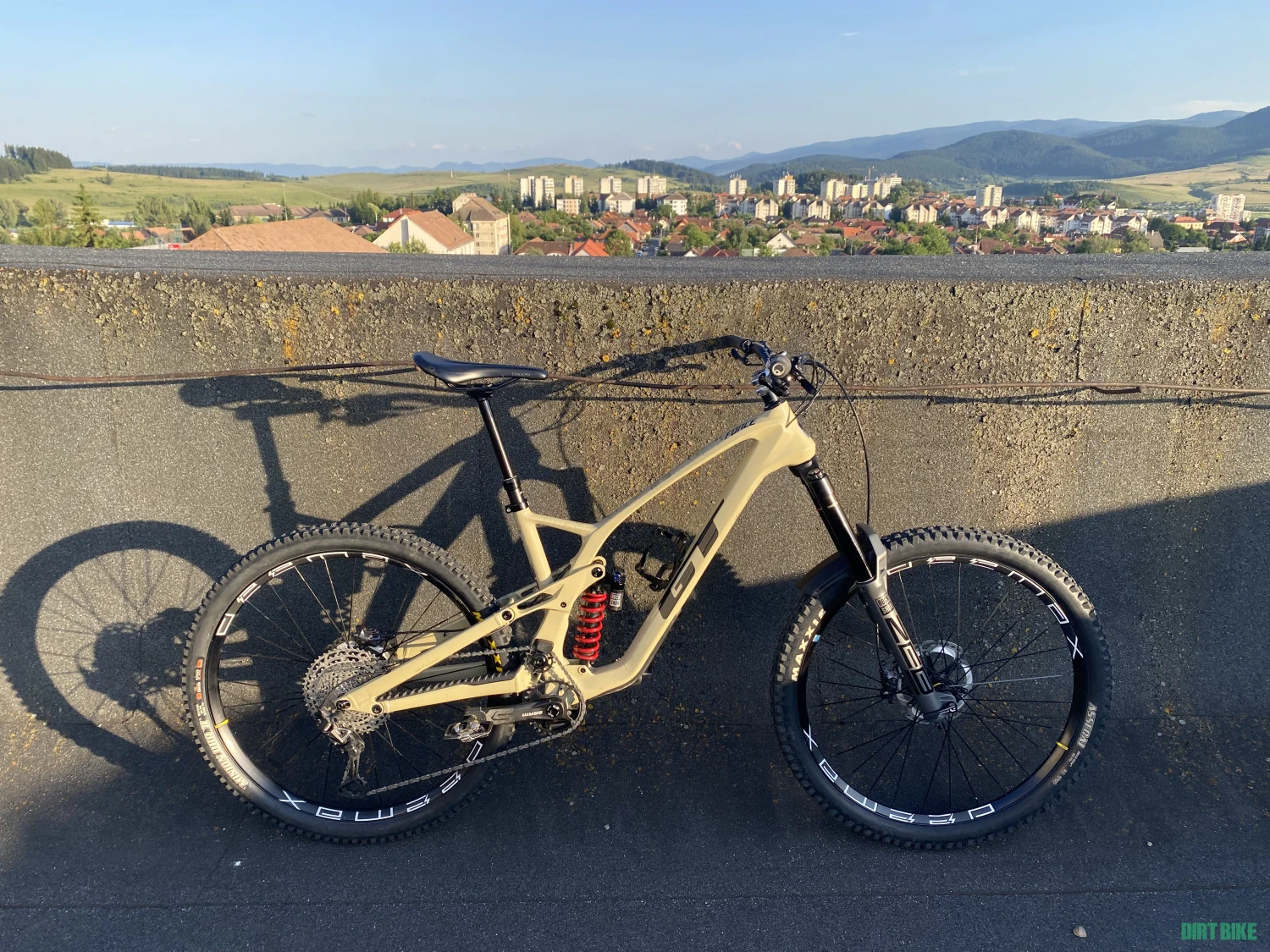 1. GT Force Elite Carbon