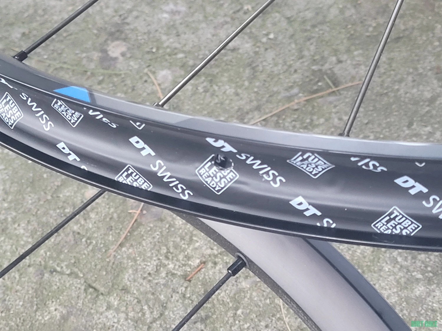 4. DT Swiss H 1900 Spline Mullet 30mm CL Boost Shimano - set roti MTB